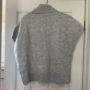 Cupshe Light Grey Sleeveless Turtleneck Sweater Vest
